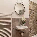 Elegante 8 Posti Vicino Stazione - Grey E Blu