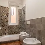 Elegante 8 Posti Vicino Stazione - Grey E Blu