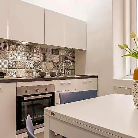 Elegante 8 Posti Vicino Stazione - Grey E Blu Apartment
