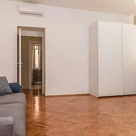 Elegante 8 Posti Vicino Stazione - Grey E Blu 아파트