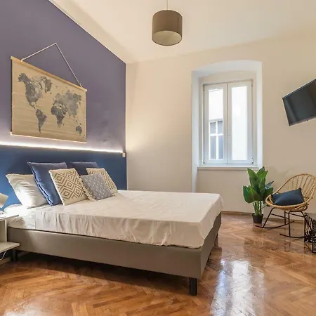 Apartman Elegante 8 Posti Vicino Stazione - Grey E Blu Trieszt