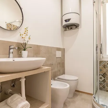 Apartman Elegante 8 Posti Vicino Stazione - Grey E Blu Trieszt