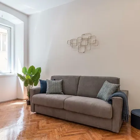 Elegante 8 Posti Vicino Stazione - Grey E Blu Apartment *