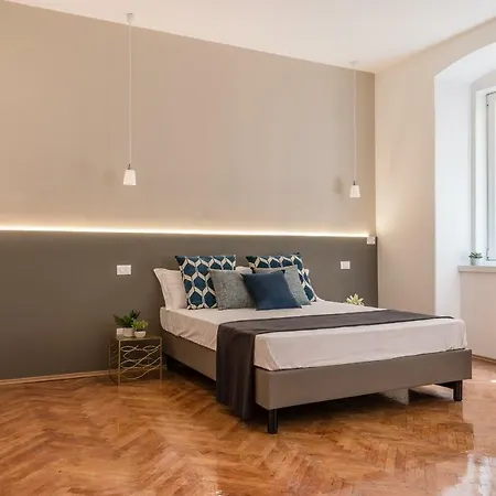 Elegante 8 Posti Vicino Stazione - Grey E Blu Apartment